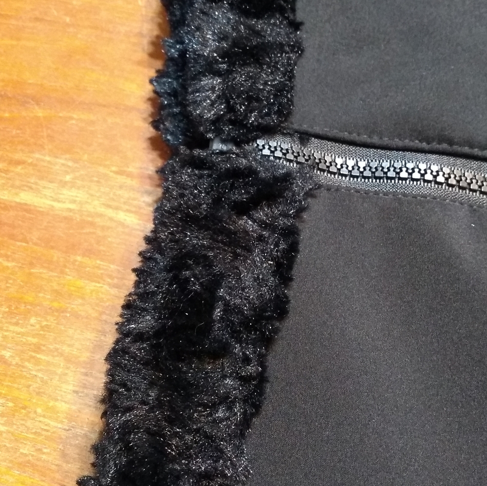 Penningtons Active Zone Vest, Black, Size 2X, Faux Fur Fuzzy Lining, Rev… - Picture 7 of 10